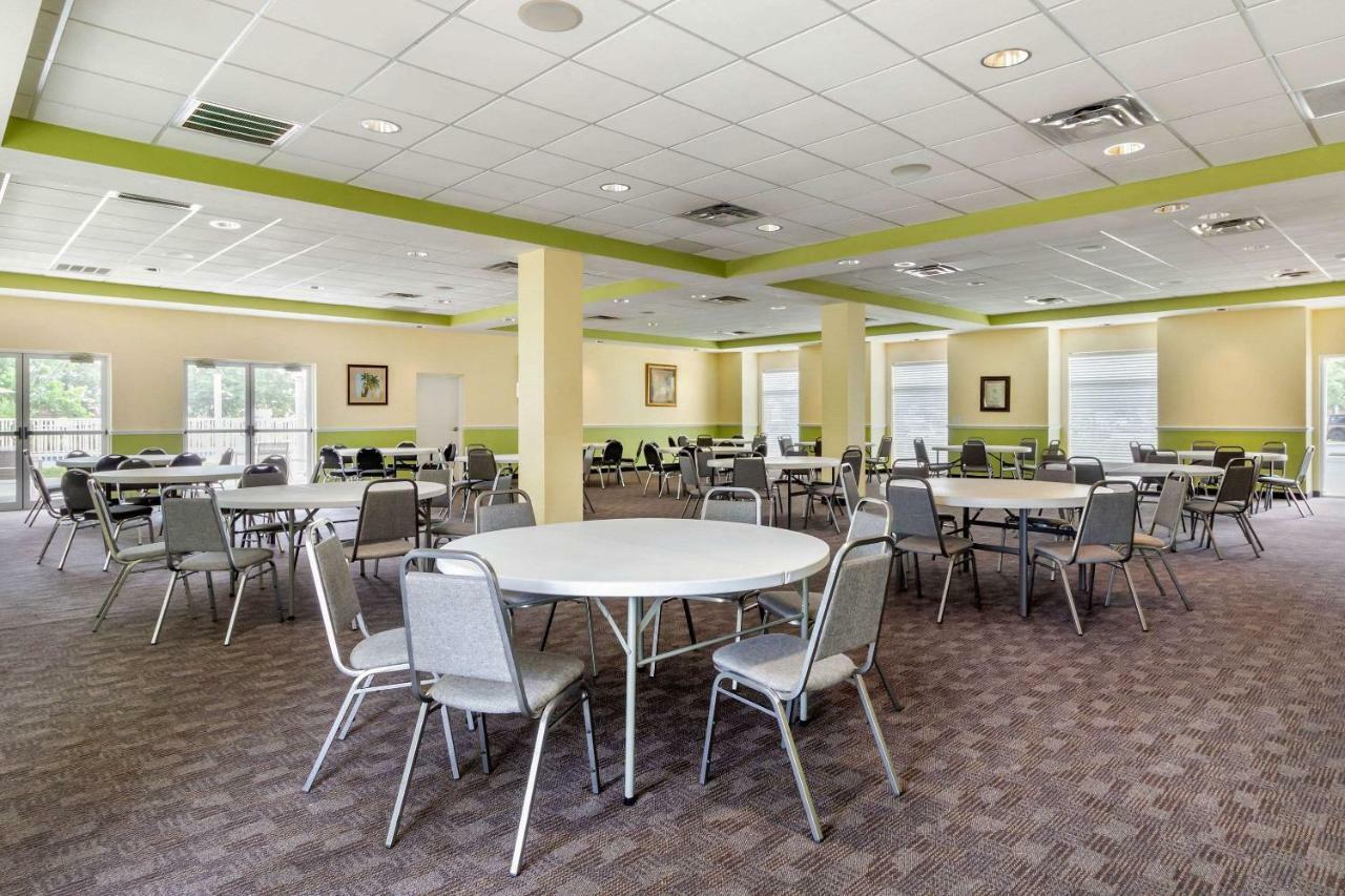 Quality Inn & Suites Lehigh Acres Fort Myers Екстер'єр фото